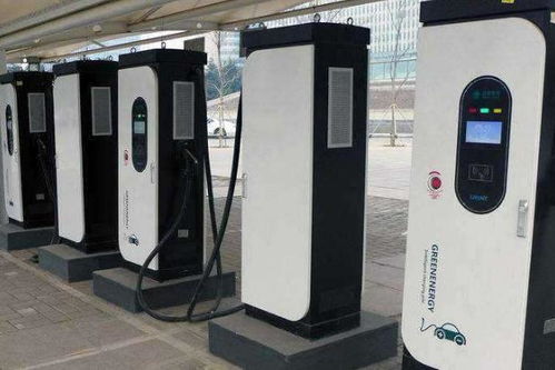 假期充電難 混動車型搶充電樁引爭議，新能源充電樁為何區(qū)別對待？